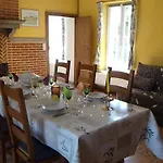Champetre Avec Cuisine Equipee, Wifi Et Grande Cour Privee - Fr-1-510-175 Ferienhaus