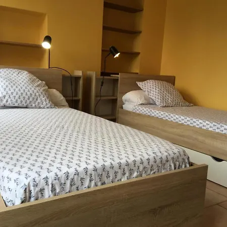 Ferienhaus Champetre Avec Cuisine Equipee, Wifi Et Grande Cour Privee - Fr-1-510-175